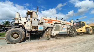 งานทำถนน เครื่องจักร รีไซคลิ่ง WIRTGEN WR 2500 K พร้อมบดอัดปูนผง