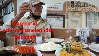 Alaşehir 80'lik çınarla rakı masası