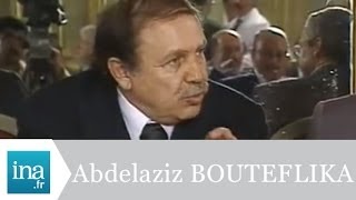 Abdelaziz Bouteflika face aux journalistes à Paris - Archive INA