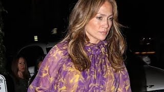 Jennifer Lopez Stuns in Burberry Dress with Ben Affleck at The Ivy