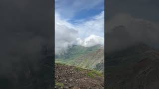 北海道大雪山旭岳山頂より、黒岳方面を望む⛰️