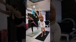 Rakul Preet yoga with Anushka on met!