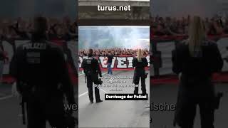 RWE Fans Pyro Derbymarsch: Durchsage Polizei. Antwort der Essen Fans ...