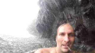 Nadando por tras da cascata 3 quedas em Riozinho - RS