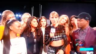 Taylor Swift farted on the MTV VMA's