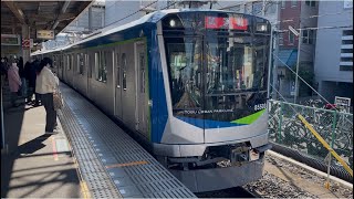 【東武野田線新型車両の乗務員運転習熟訓練（岩槻⇄春日部駅間試運転）１往復目往路】東武80000系81503編成が試運転幕で静かに春日部駅8番線を発車するシーン（試7780A）2025.2.17