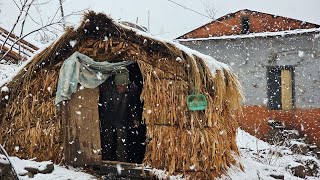 Very Heard Daily lifestyle of Nepali Himalayan village After heavey Snowfall| AncientvillageNepal