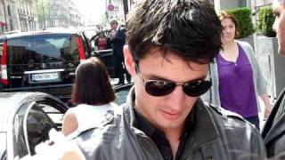 James Lafferty in Paris (22.04.09).