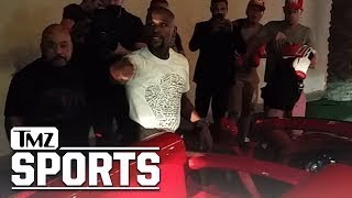 Floyd Mayweather Parties at Girl Collection Strip Club after Conor McGregor Fight | TMZ Sports