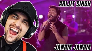 Arijit Singh - Janam Janam | Dilwale | Live MTV India Tour (REACTION!!!)
