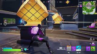 Fortnite: Crouch-Peek Maven Shotgun Hits Airborne Enemy for Shield Crack
