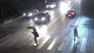 LiveLeak - Hoverboard rider struck by a vehicle