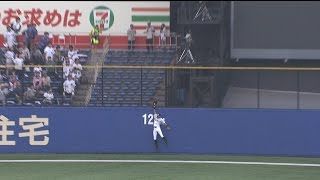 【プロ野球パ】もはやお手の物？岡田が大飛球をジャンピングキャッチ  2015/05/10 M-L