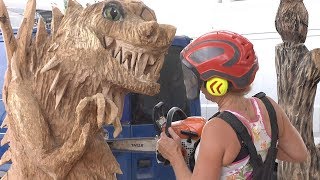 Kettensägenkünstler begeistern beim Speedcarving