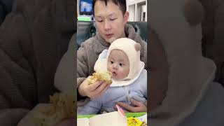 Baby’s Reaction to a Burger