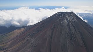 富士山が初冠雪 平年より23日遅く