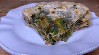 这样做出来的菜饼比菜盒还有好吃，皮薄筋道 / This way to make veggies pie taste better