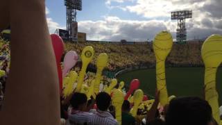 阪神甲子園球場 風船飛ばし【ハチ坊】