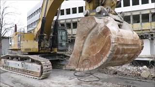 Excavator CAT 390 F