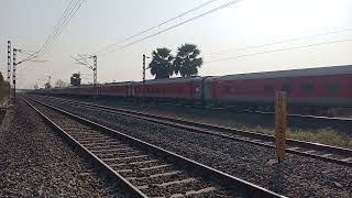 12285 Secunderabad To Hazrat Nizamuddin Duronto SF Express Skipping At Ravindrakhani #indianrailways