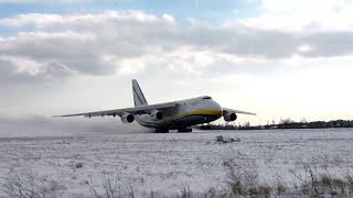 Антонов показав зліт літака \