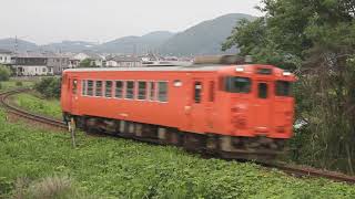 玉柏駅をあとにする1両編成の列車　　キハ40　　タラコ色　【JR津山線】