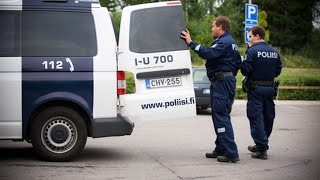 Poliisit Kotihälytyksen poliisi pidätettiin virasta! Mies huijasi Googlea