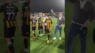 ‏ كوزمين كونترا يطلب من اللاعبين الذهاب لتحية جماهير ‎#الاتحاد.