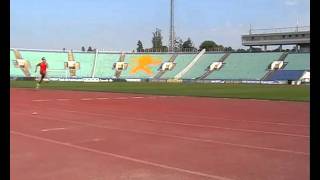 how to start sprinting sideview (running with long steps and high knees) athletic style 0.01