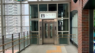 JR久留米駅 自由通路(西口)のエレベーター（東芝製）