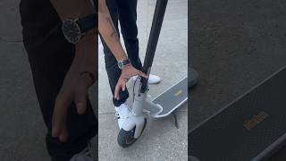 How to properly fold your electric scooter #segway #escooter #electricscooter #scooter #scootertips