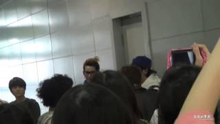 Fancam 121101 Kris focus @ Shanghai Airport