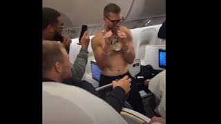 Kirk Cousins dances shirtless on Vikings plane