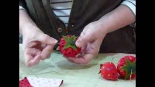 Strawberry Pin Cushion - How Delicious! - Quilting Tips & Techniques 041