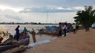 [26/07/2018] ទេសភាពក្រុងកំពង់ចាមនាពេលសូរិយារៀបអស់អស្តង្គតថតចេញពីខេត្តត្បូងឃ្មុំ។ ❤👍❤