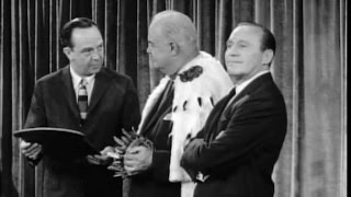 The Jack Benny Show: John Charles Daly awards Don Wilson a plaque (Jan 15, 1961)