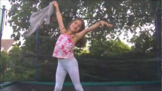 Erifilly - trampoline trick - top on top off !