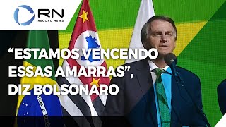 "Estamos vencendo essas amarrar, estamos saindo dessa areia movediça", diz Bolsonaro sobre governo