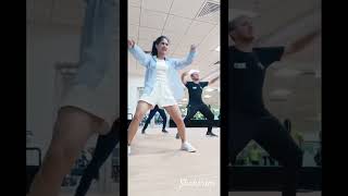 Ishaare Tere | #danceshorts #dance #groupdance #dancefitlife