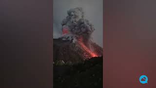 Spectacular eruption of the Santiaguito volcano, Guatemala.