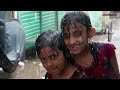 বৃষ্টি থামার অপেক্ষায় নিম্ন আয়ের মানুষ rainy weather dhaka city news prothom alo