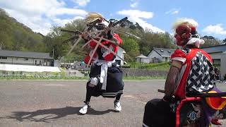 黒岩鬼剣舞　宙返り～三人加護　北上展勝地さくらまつり　2019　Chuugaeri～Sannin Kago by Kuroiwa Onikenbai in the Sakura Matsuri