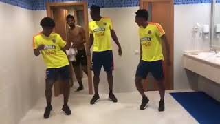 Selección Colombia bailando (Salsa Choke) - Yerri Mina, Cuadrado y Monjica