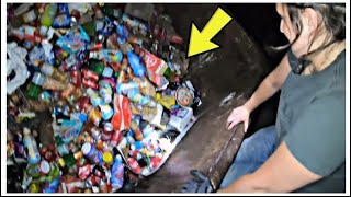DUMPSTER DIVING// THEY TOSSED THE WHOLE STORE IN 2 DUMPSTERS!