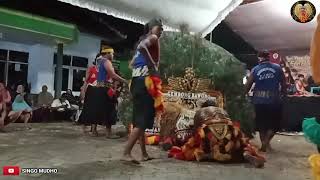 Reog Gembong bawono makan ayam live kertosari pasrujambe