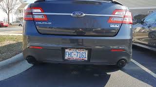 2017 Ford Taurus SHO cold start and revv's - Straight Pipes!
