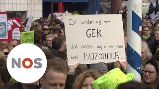 AMSTERDAM: Duizenden leraren staken tegen werkdruk