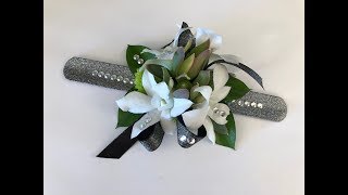 How To - Personal Flower Series: Elegant Slap Wristlet