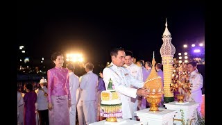 นายกรัฐมนตรีจุดเทียนถวายพระพรชัยมงคลเนื่องในโอกาสวันเฉลิมพระชนมพรรษาสมเด็จพระนางเจ้าฯ พระบรมราชินี