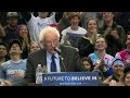 Bird lands on Sanders' podium during Portland rally